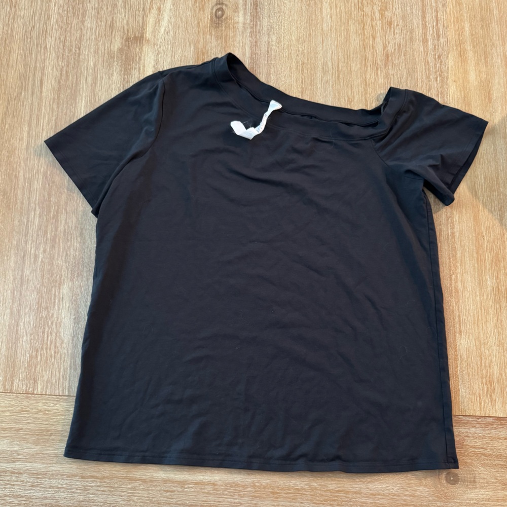 Lululemon Off-The-Shoulder T-Shirt - Picture 3 of 4